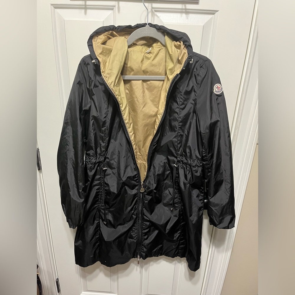Authentic Moncler Women’s hooded drawstring rain jacket. In great condition!